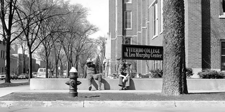 Students outside Viterbo's Murphy Center